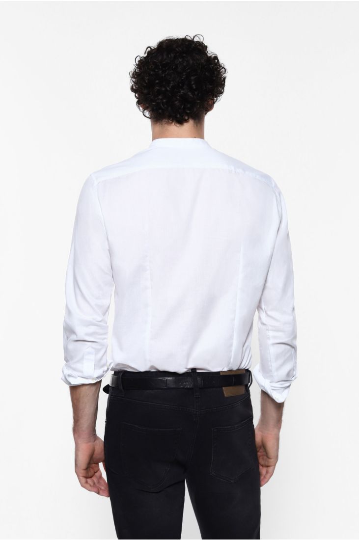 Shirt with mandarin collar and buttons