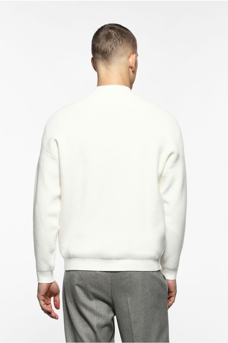 Turtleneck sweater with zip closure