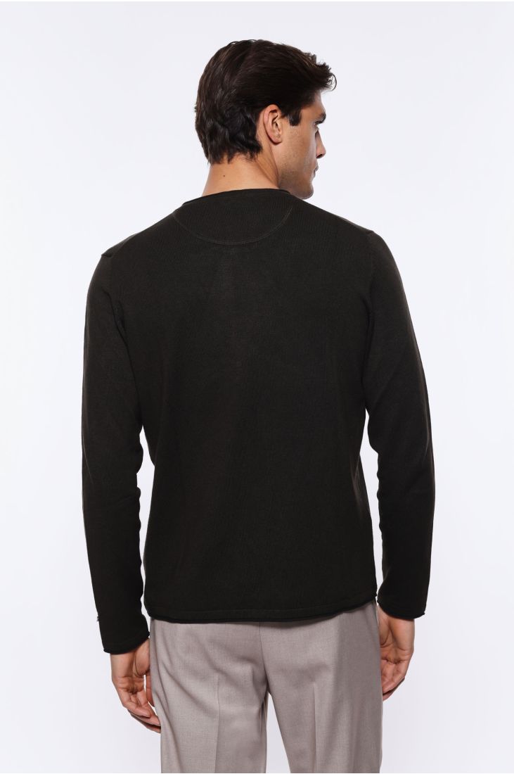 Long sleeve round neck sweater