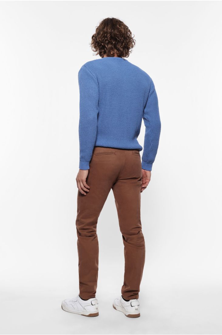 Chino trousers with medium rise