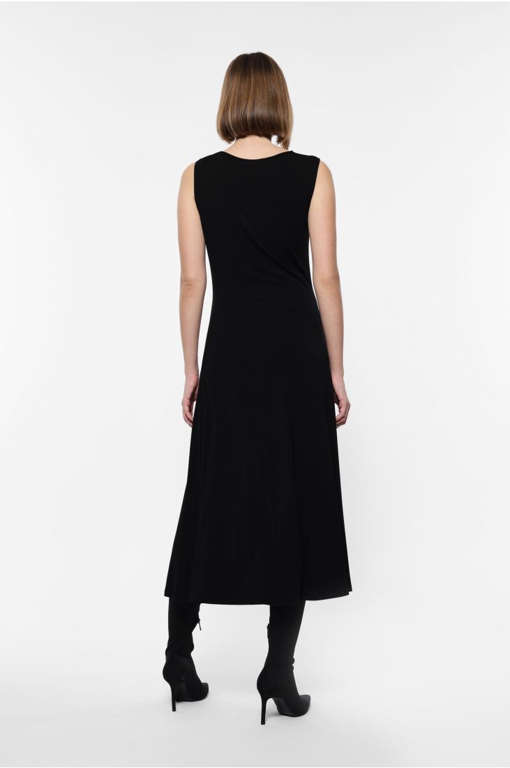 Sleeveless mid-length dress with pin