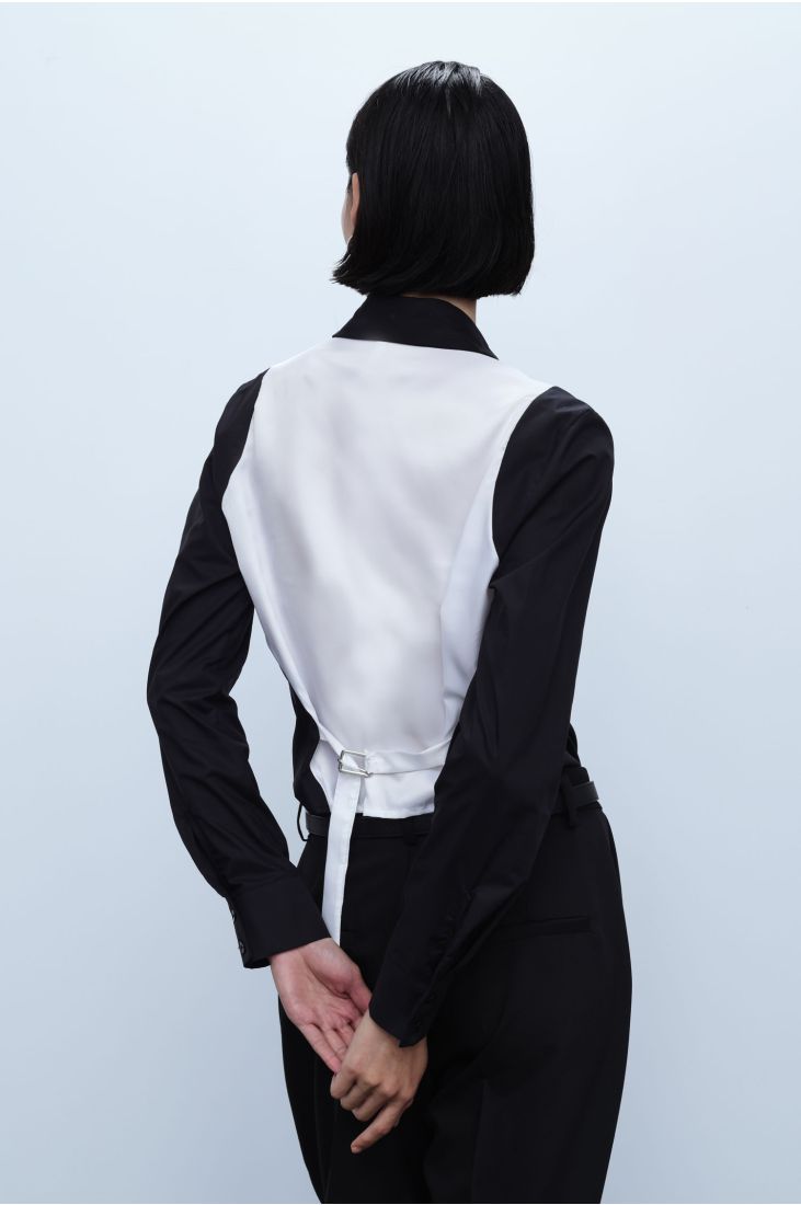 Shirt with classic collar and contrasting back