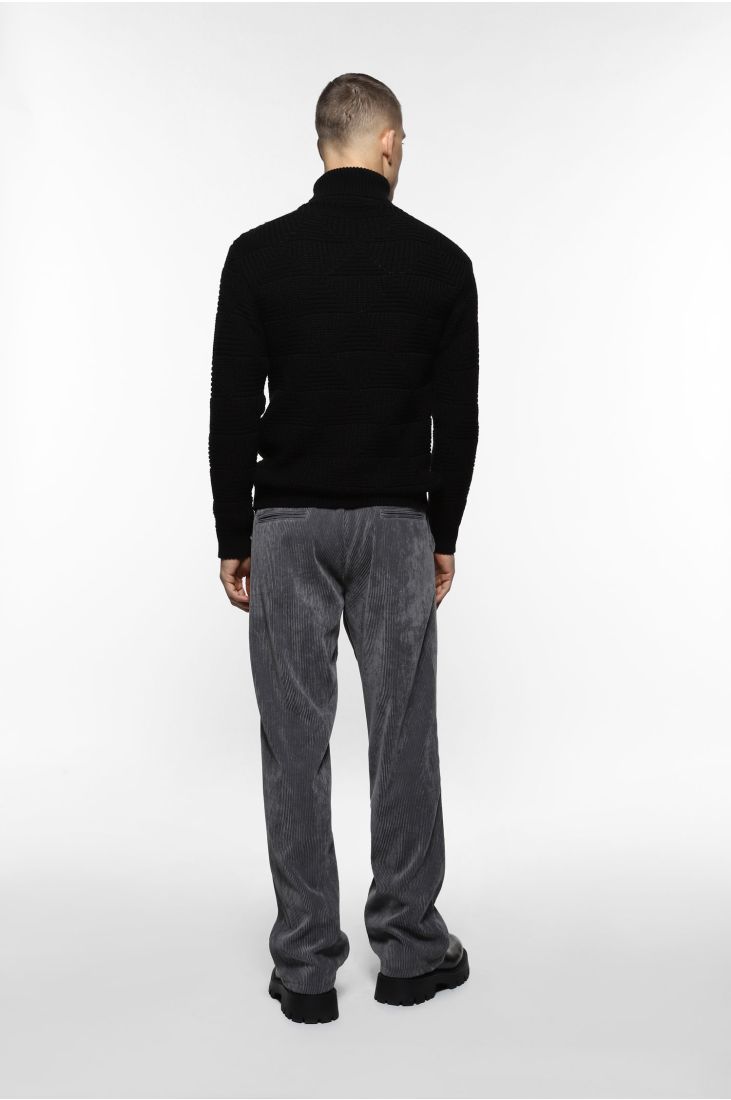 Regular-fit trousers with asymmetric button