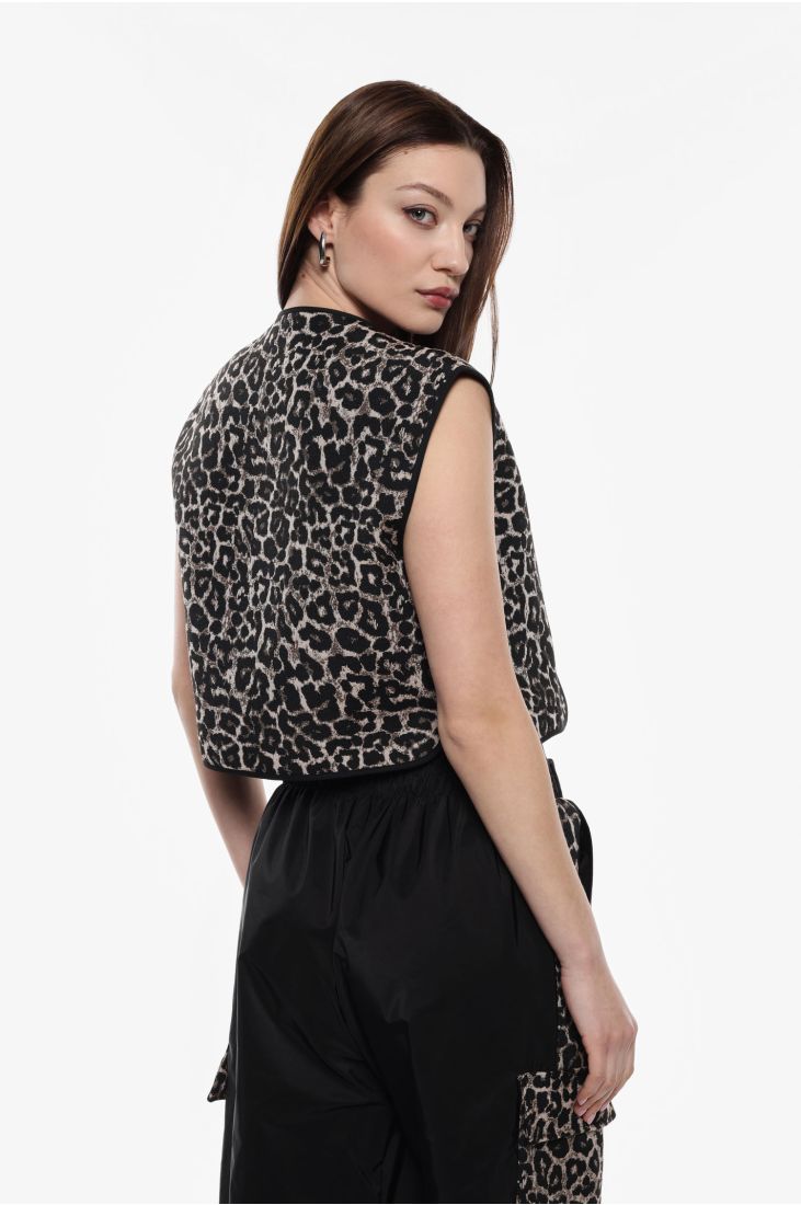 Sleeveless vest no closure animal print