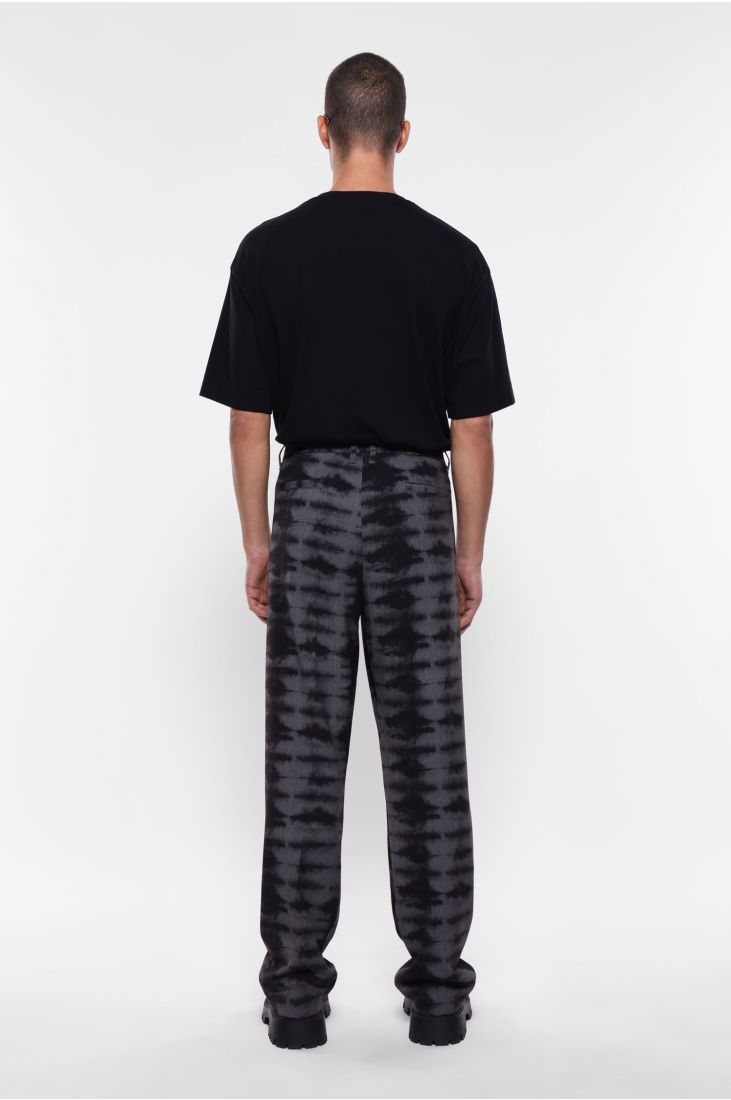 Baggy trousers with printed pattern