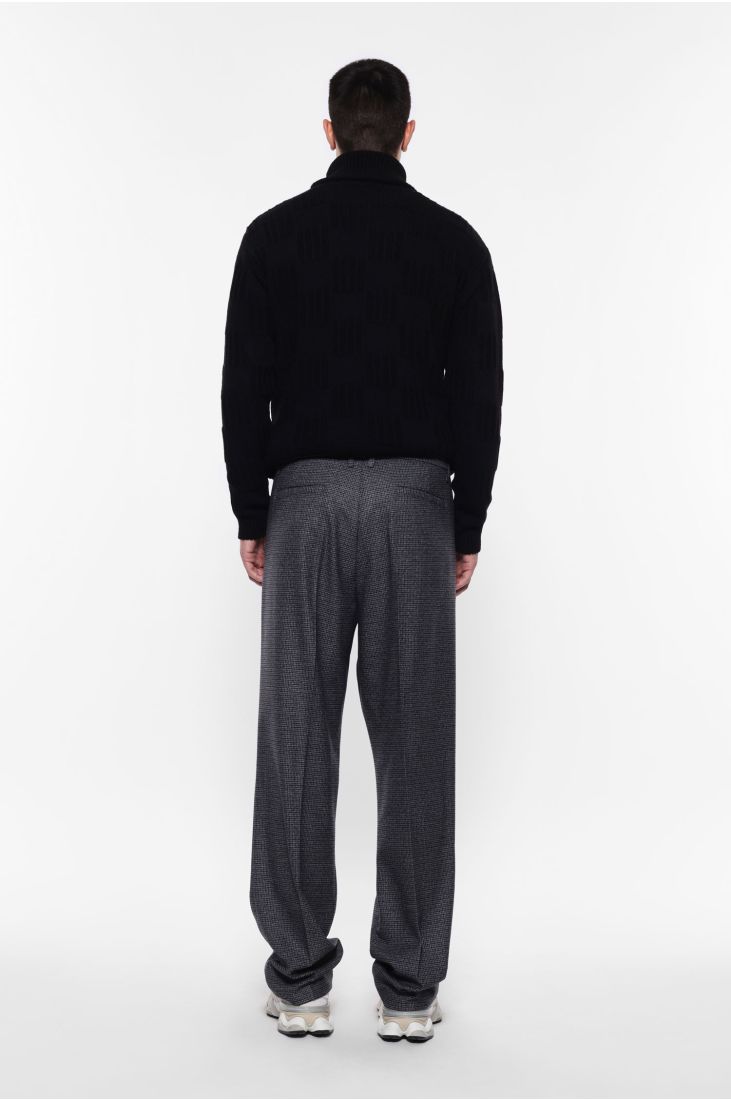 Baggy trousers with mid rise